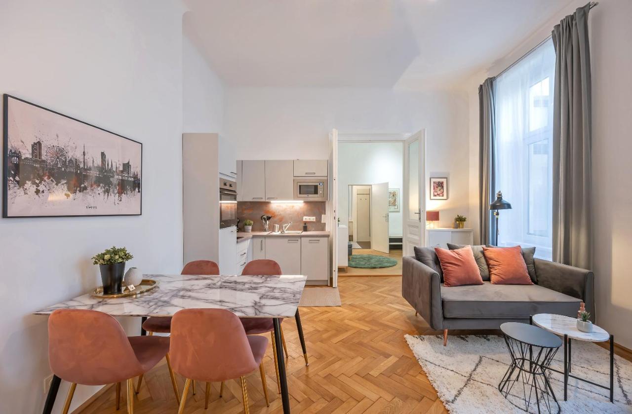 Cosy City Center Apartment Виена Екстериор снимка